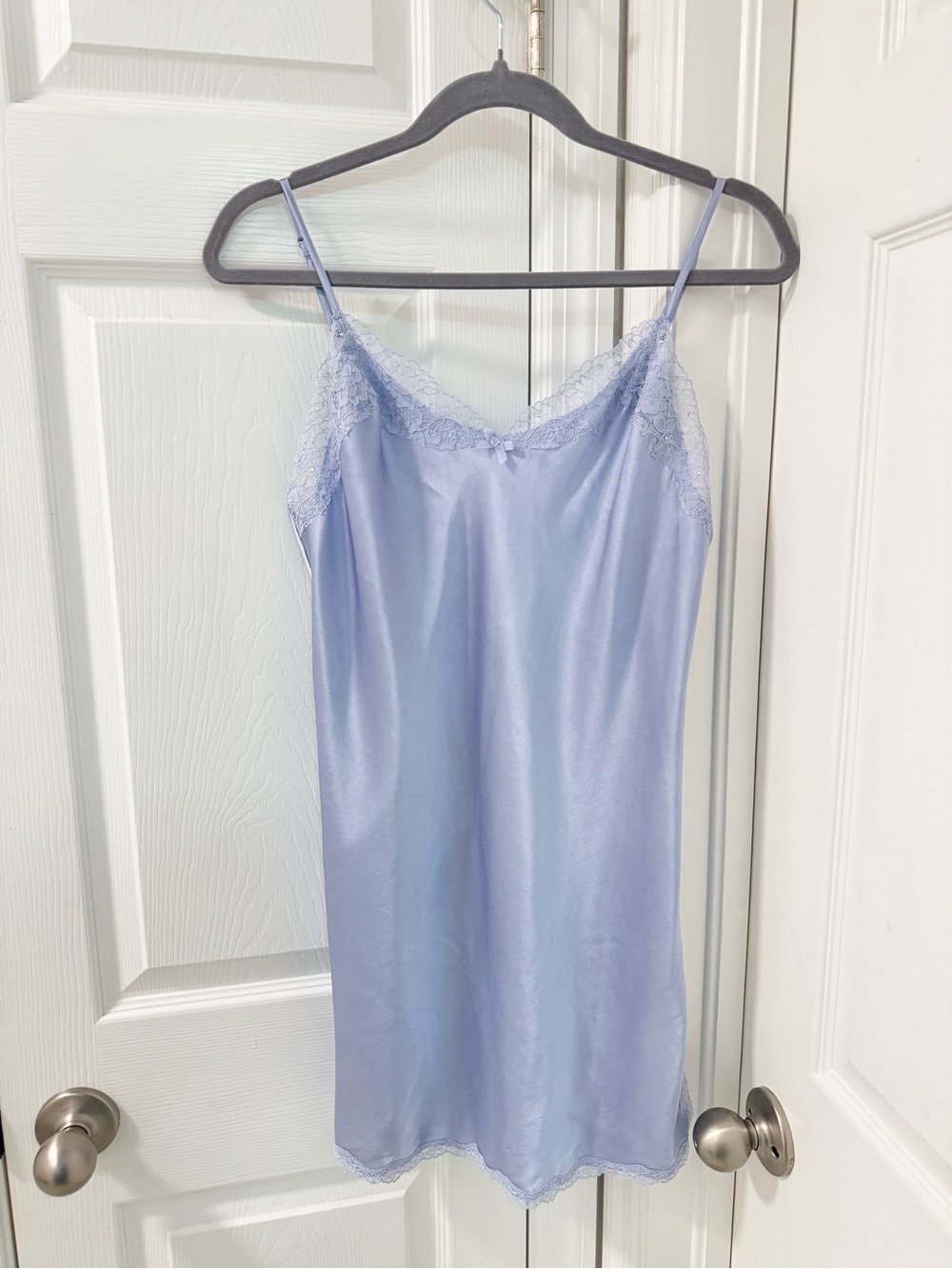 Victoria’s Secret rhinestone lace trim side slit mini slip dress y2k sizeM blue